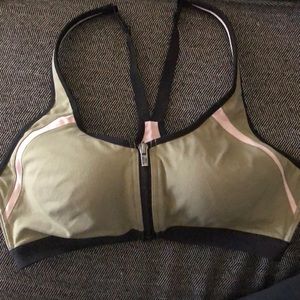 Victoria Sport Knockout Bra 34C